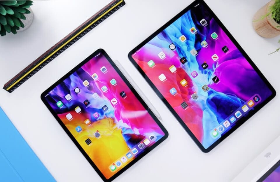 ipad 2 with screens active